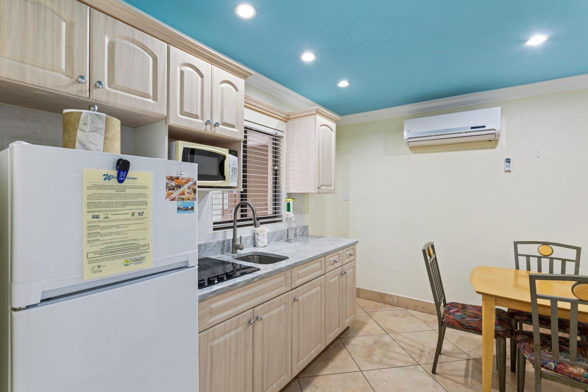Bayview Plaza Waterfront Resort St. Pete Beach Bilik gambar